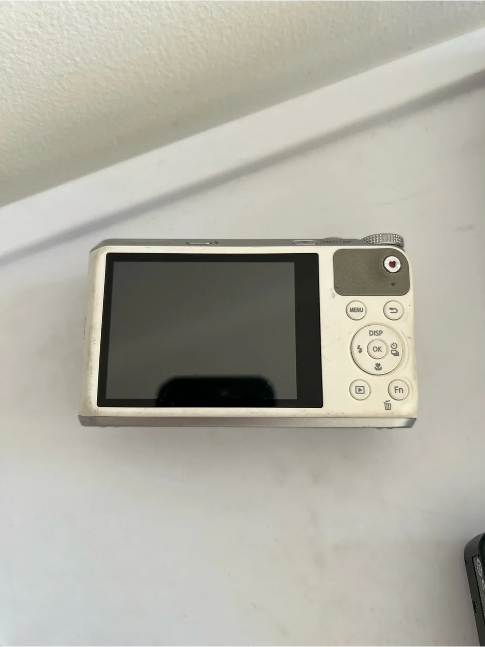 Samsung White Compact Digital Camera with 21x Optical Zoom